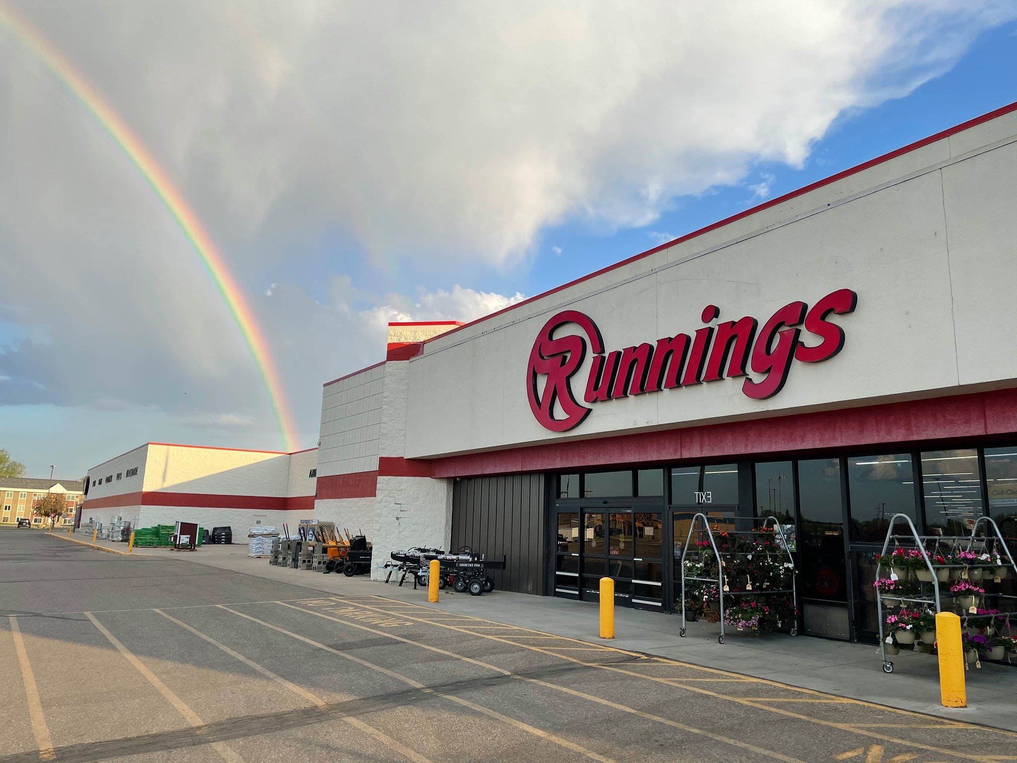 Image of Runnings storefront